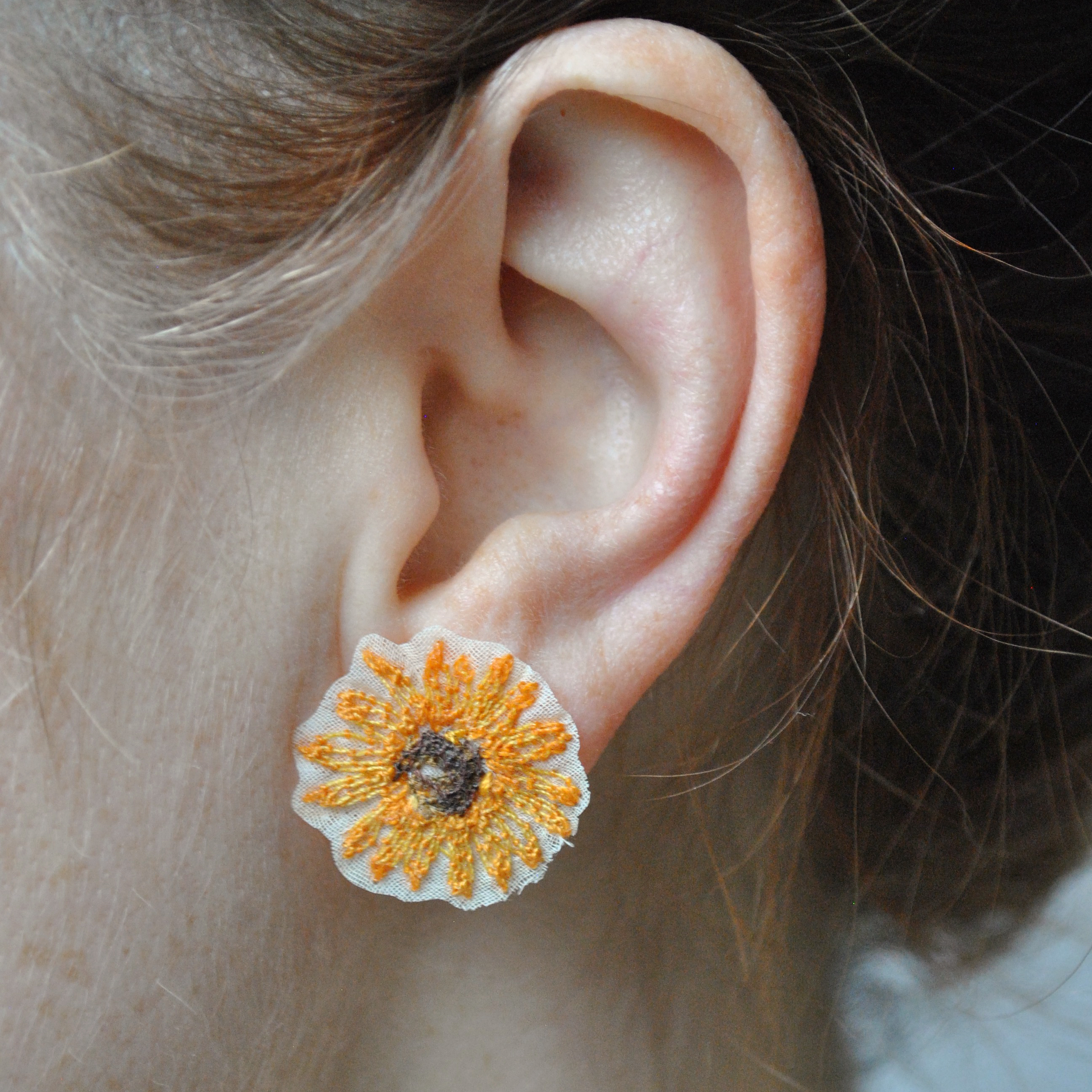 Mini Daisy Earrings